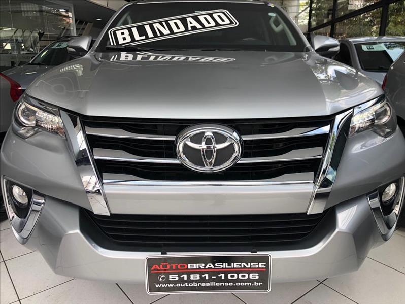 TOYOTA HILUX SW4 4.0 SRX 4X4 7 Lugares V6 24V