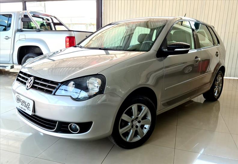 VOLKSWAGEN POLO 1.6 MI Sportline 8V VOLKSWAGEN POLO 1.6 MI Sportline 8V