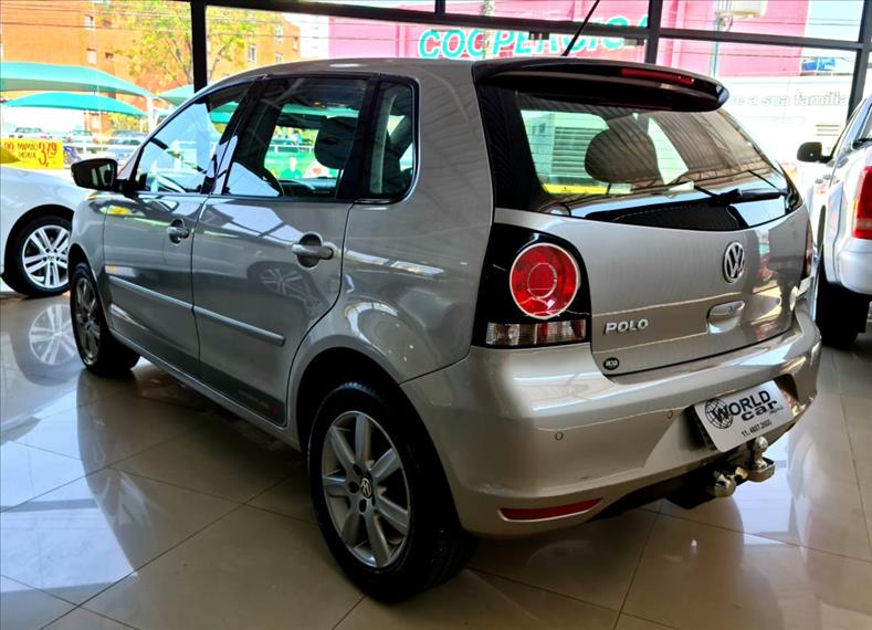VOLKSWAGEN POLO 1.6 MI Sportline 8V VOLKSWAGEN POLO 1.6 MI Sportline 8V