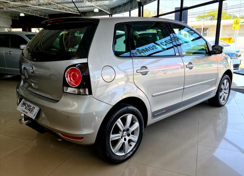 VOLKSWAGEN POLO 1.6 MI Sportline 8V VOLKSWAGEN POLO 1.6 MI Sportline 8V