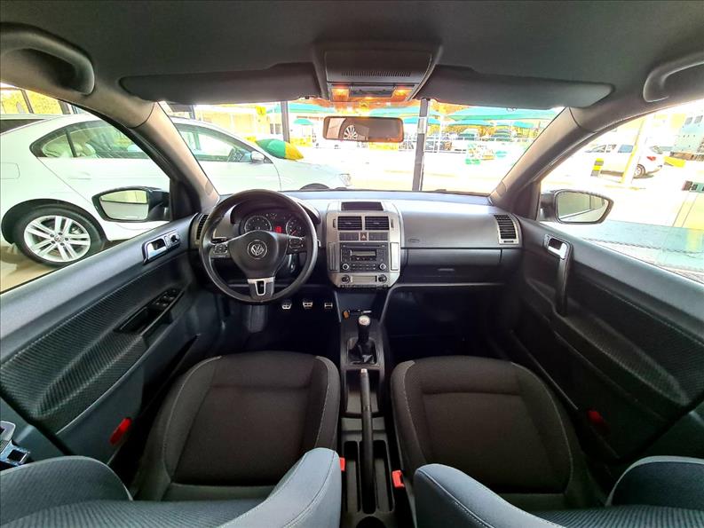 VOLKSWAGEN POLO 1.6 MI Sportline 8V VOLKSWAGEN POLO 1.6 MI Sportline 8V