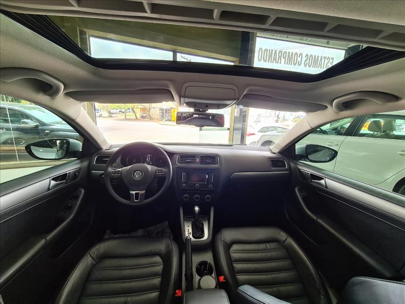 VOLKSWAGEN JETTA 2.0 TSI Highline 211cv VOLKSWAGEN JETTA 2.0 TSI Highline 211cv