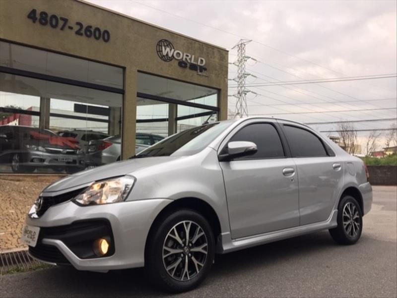 TOYOTA ETIOS 1.5 Platinum Sedan 16V
