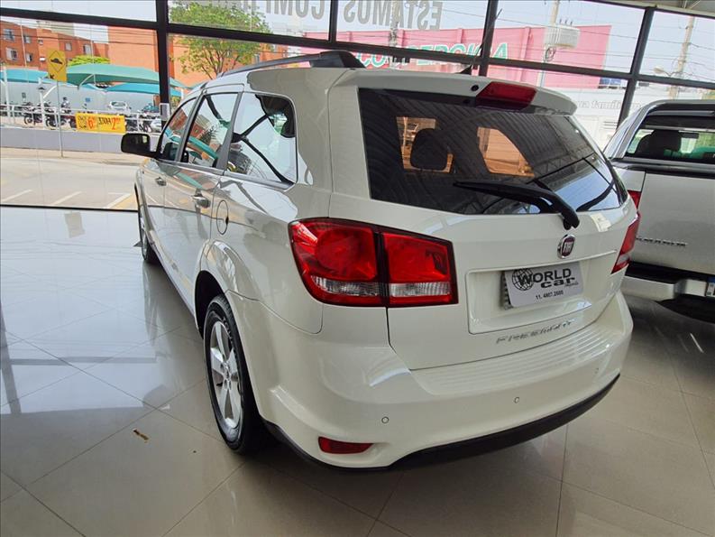 FIAT FREEMONT 2.4 Precision 16V FIAT FREEMONT 2.4 Precision 16V