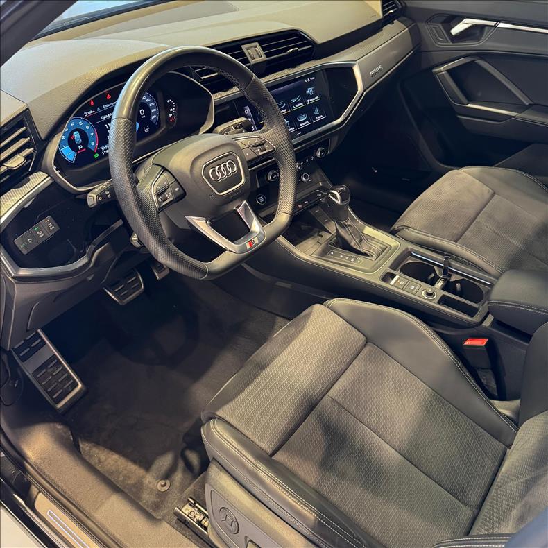 AUDI  Q3   2.0 40 TFSI Performance Black Quattro  - 20241