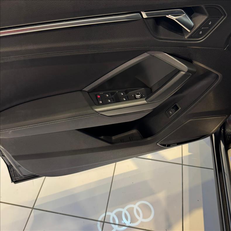 AUDI  Q3   2.0 40 TFSI Performance Black Quattro  - 20244