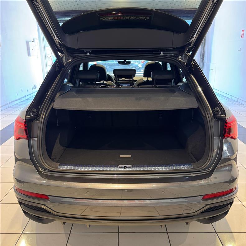 AUDI  Q3   2.0 40 TFSI Performance Black Quattro  - 20252