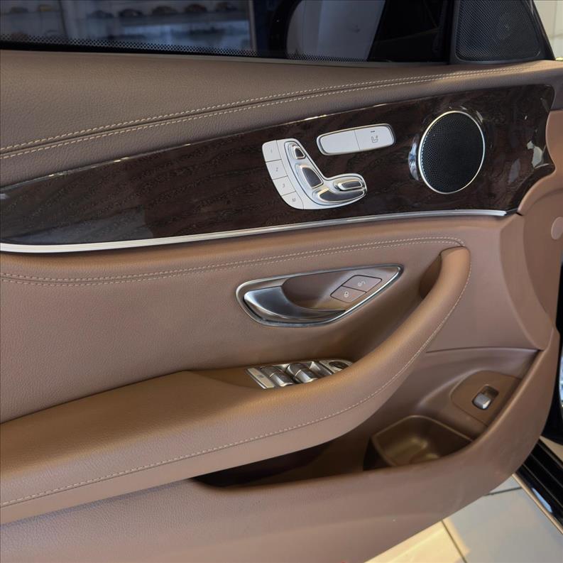 MERCEDES-BENZ  E 300   2.0 CGI Exclusive  - 1124511