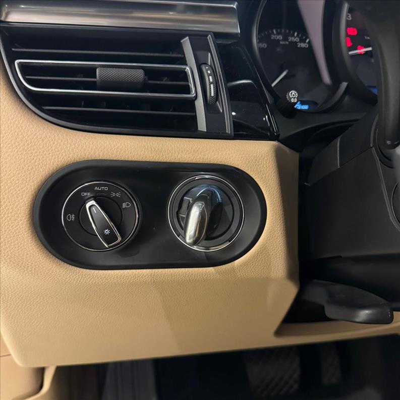 PORSCHE  MACAN   2.0 Turbo  - 1124676