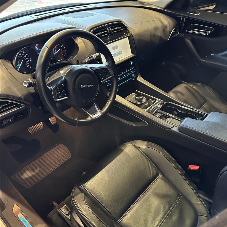 JAGUAR  F-PACE   2.0 16V Ingenium Prestige AWD  - 11294