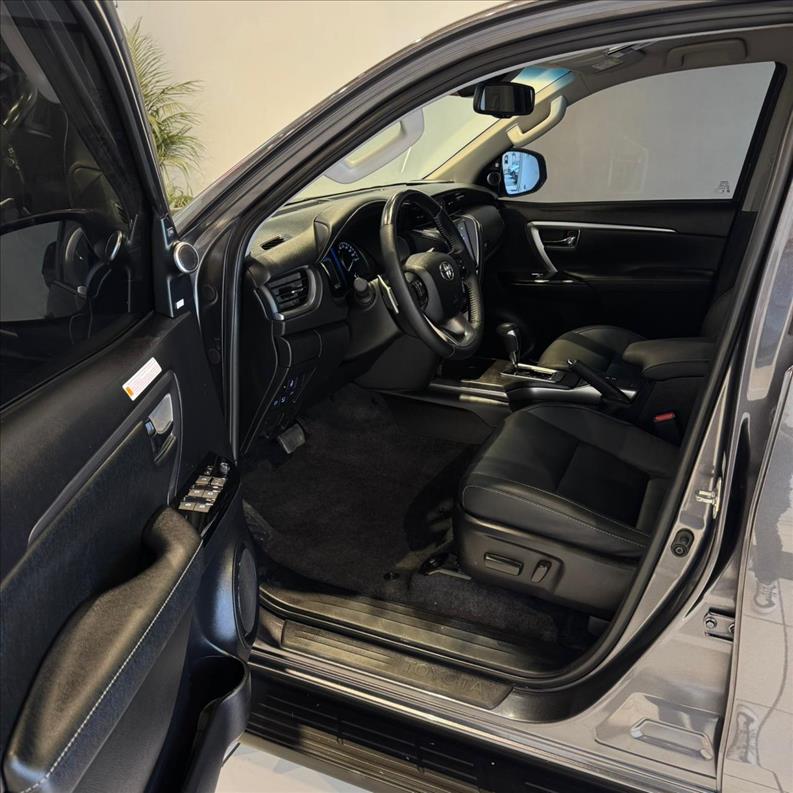 TOYOTA  HILUX SW4   2.8 D-4d Turbo SRX Platinum 7L 4X4  - 1120548