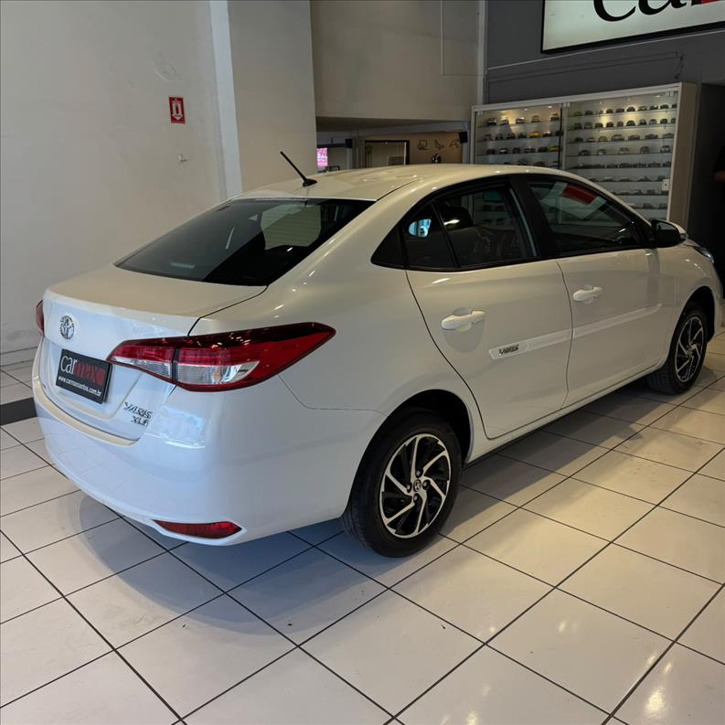 TOYOTA  YARIS   1.5 16V Sedan XLS  - 3686575