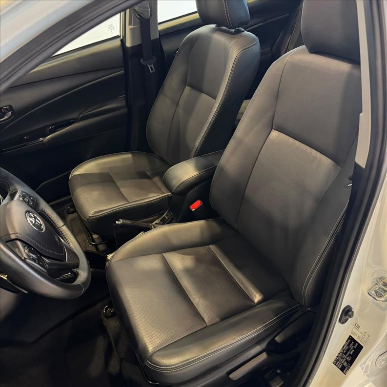 TOYOTA  YARIS   1.5 16V Sedan XLS  - 3686576