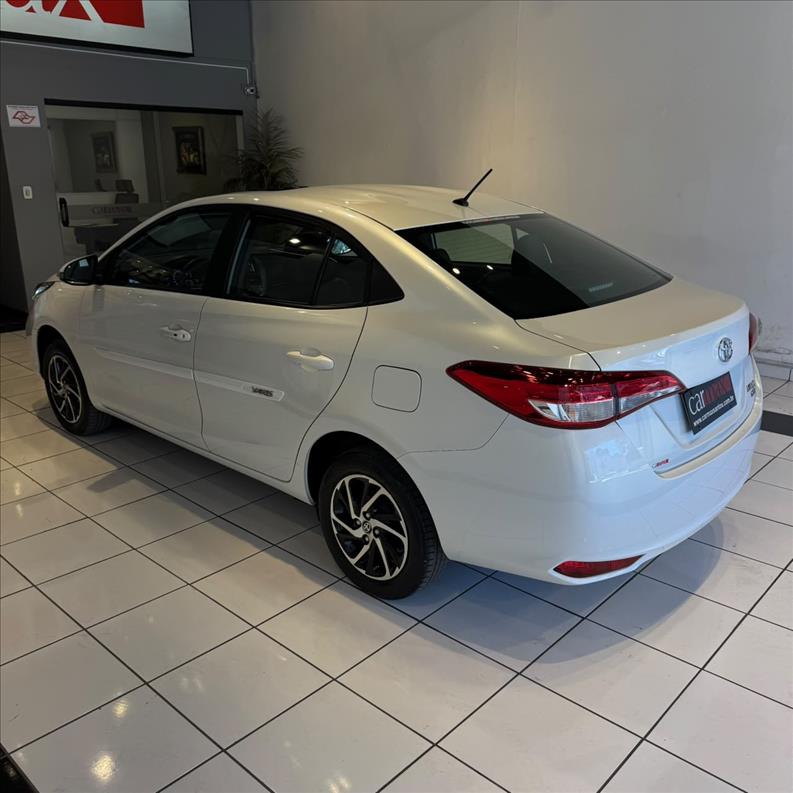 TOYOTA  YARIS   1.5 16V Sedan XLS  - 3686579