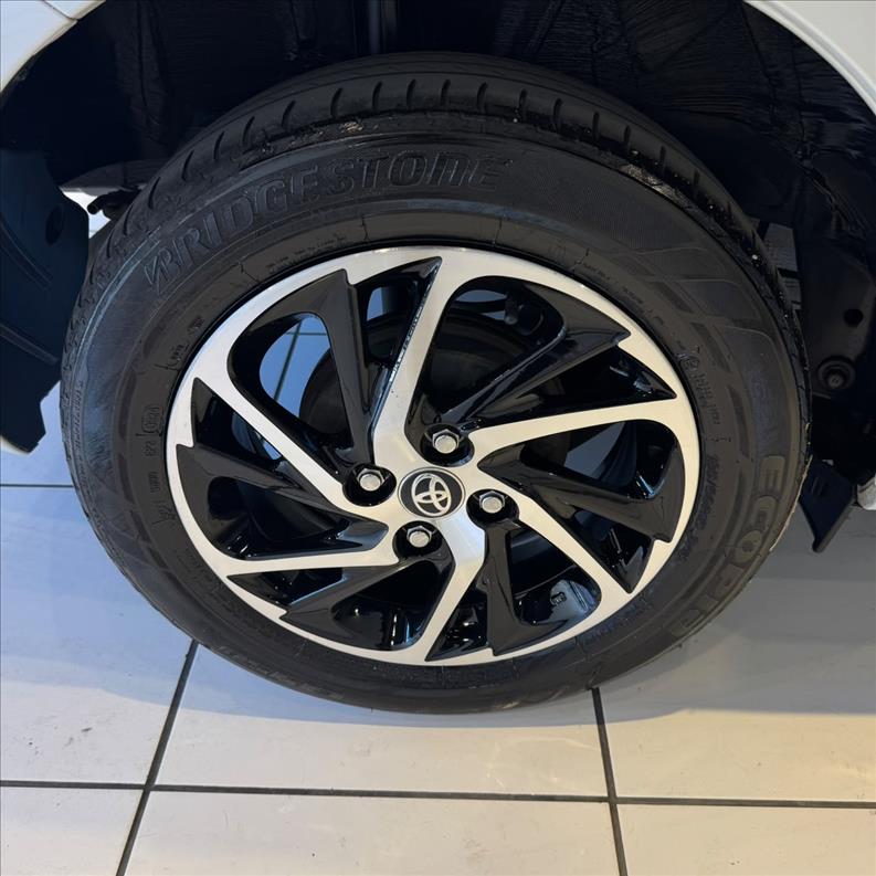 TOYOTA  YARIS   1.5 16V Sedan XLS  - 8513237