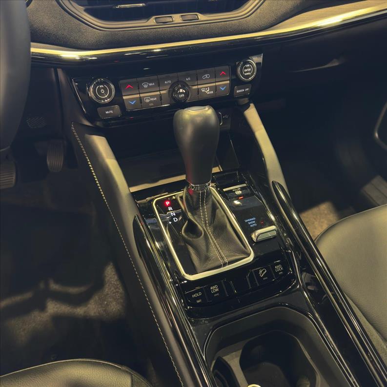 JEEP  COMMANDER   2.0 Hurricane 4 Turbo Blackhawk  - 452