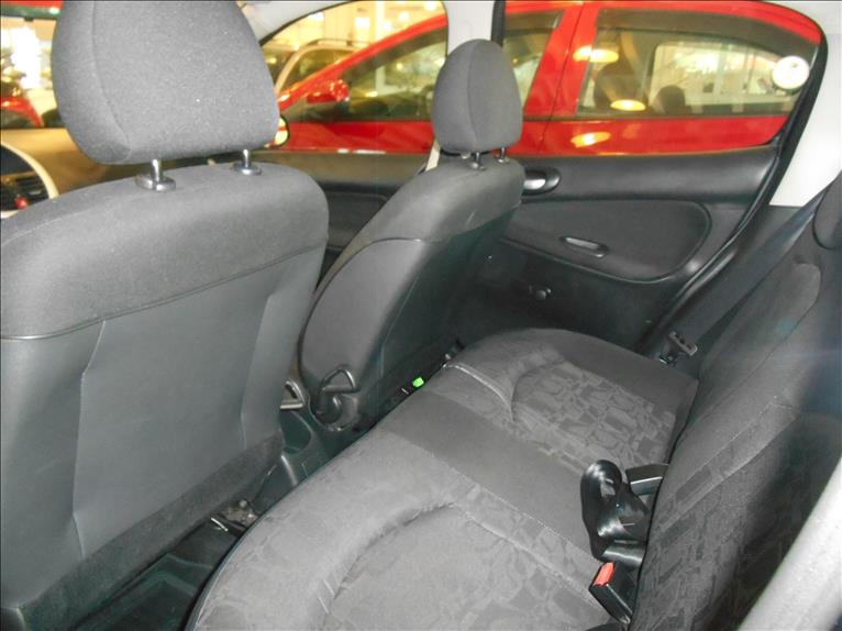 Peugeot 207 1.4 XR 8V