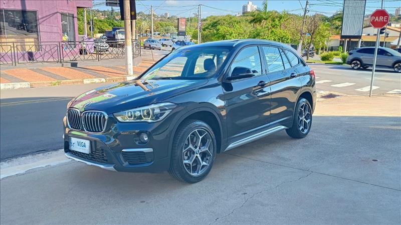 BMW X1 2.0 16V Turbo Activeflex Sdrive20i X-lineVega Veículos - Venda de Carros Novos e Semi Novos