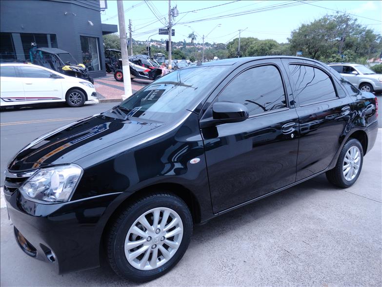 TOYOTA ETIOS 1.5 XLS Sedan 16V