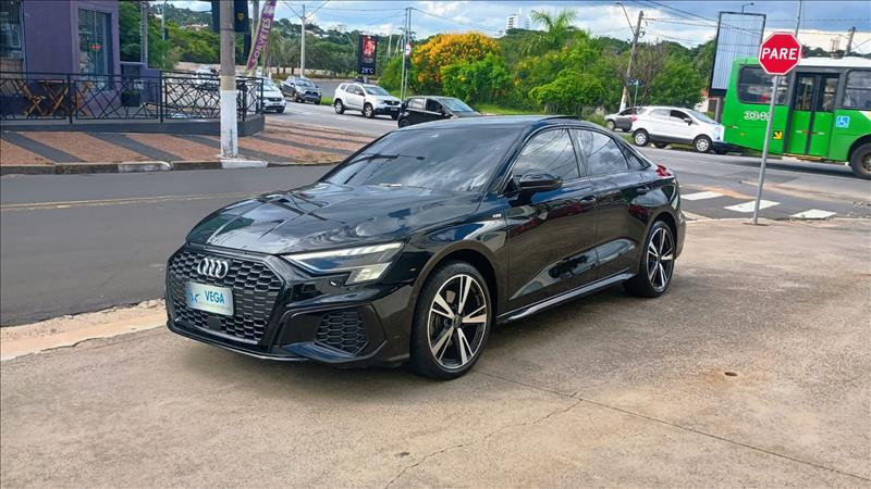 AUDI A3 2.0 40 TFSI Mhev Sedan Performance BlackVega Veículos - Venda de Carros Novos e Semi Novos