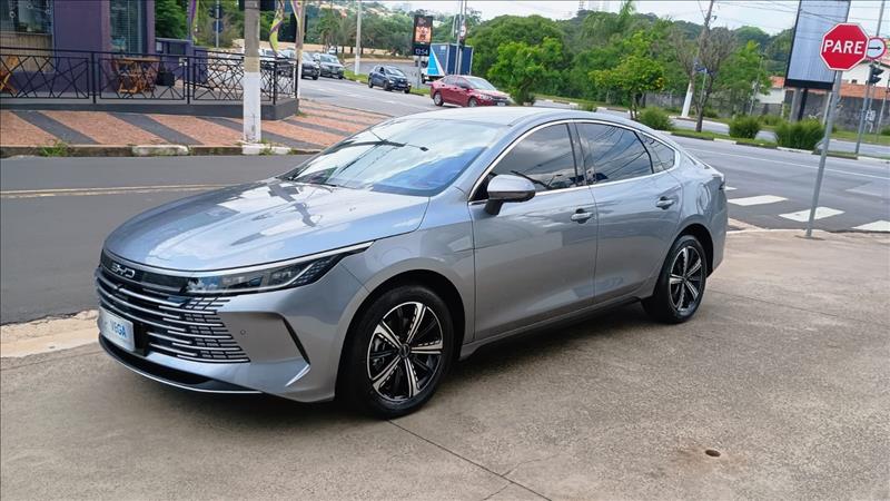 BYD KING 1.5 Dm-i Phev GLVega Veículos - Venda de Carros Novos e Semi Novos