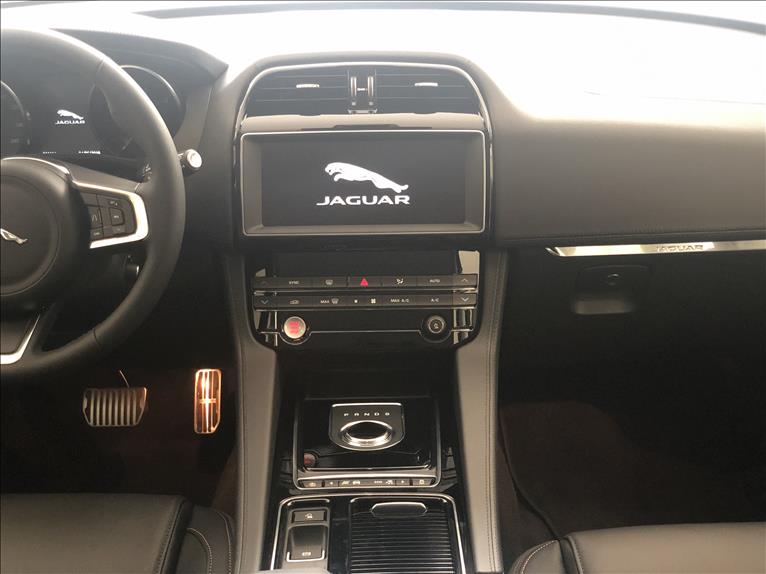 JAGUAR F-PACE 2.0 16V Turbo Prestige AWD