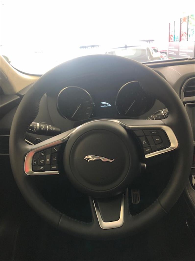 JAGUAR F-PACE 2.0 16V Ingenium Prestige AWD