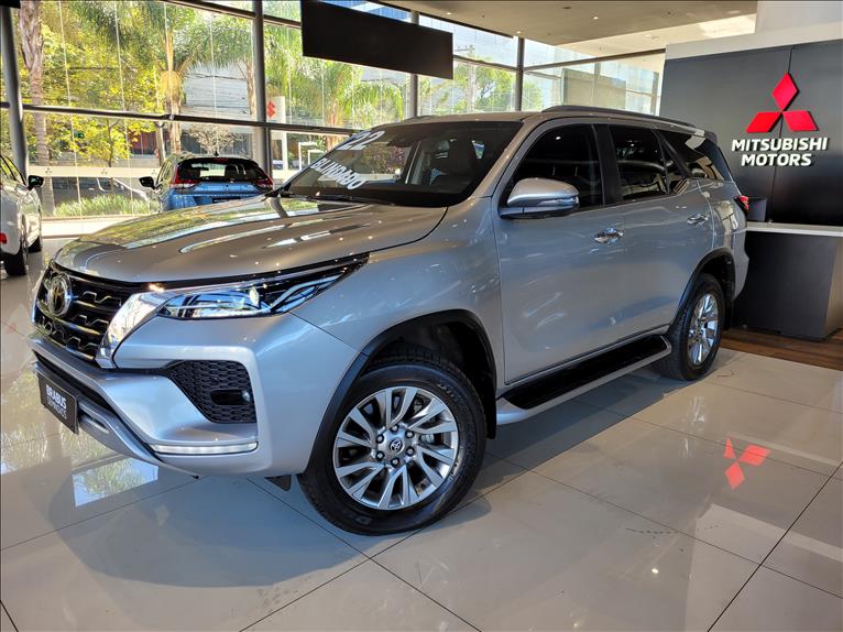 2.8 D-4d Turbo SRX 7L 4X4