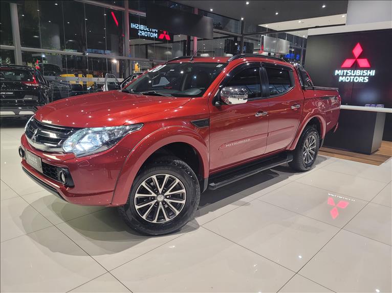 Mitsubishi-L200 TRITON-2.4 16V Turbo Sport Hpe-s CD 4X4
