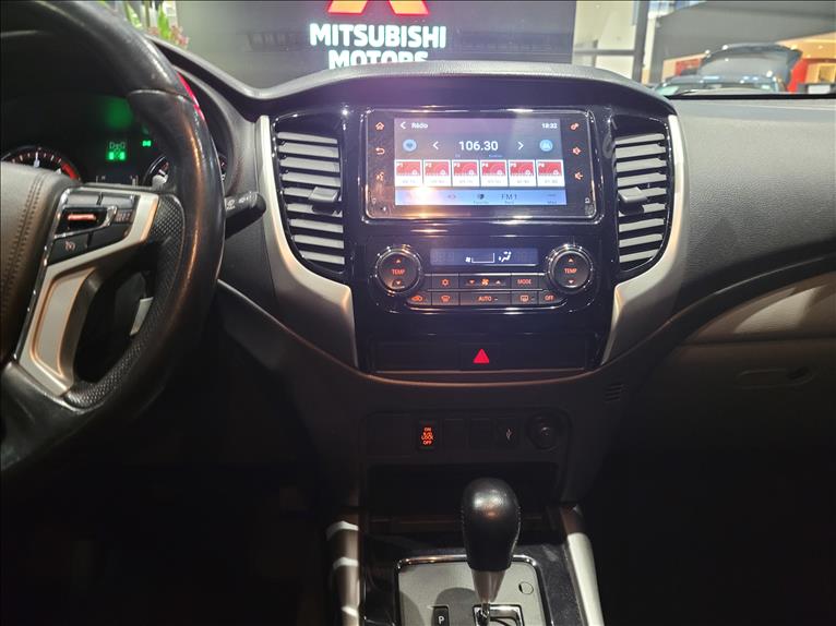 Mitsubishi-L200 TRITON-2.4 16V Turbo Sport Hpe-s CD 4X4