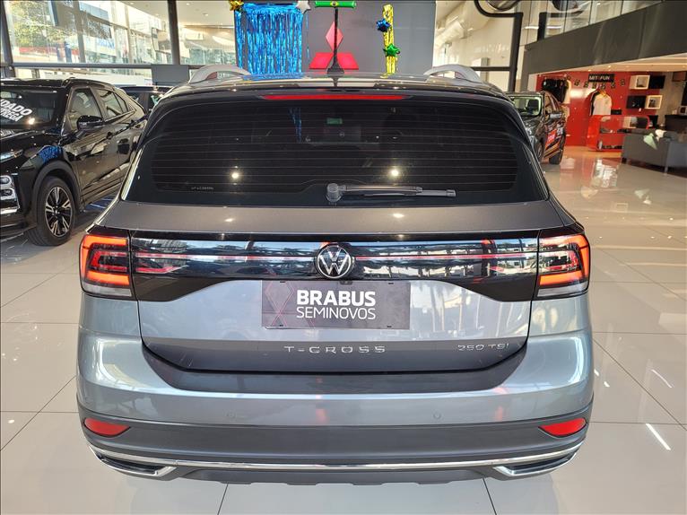 Volkswagen-T-CROSS-1.4 250 TSI Highline