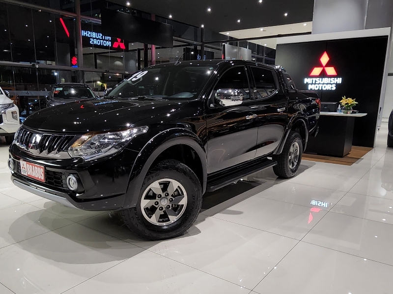 L200 TRITON 2.4 16V Turbo Sport HPE CD 4X4 L200 TRITON 2.4 16V Turbo Sport HPE CD 4X4