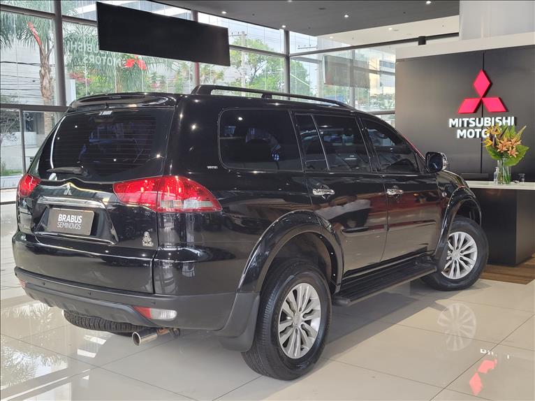 Mitsubishi-PAJERO DAKAR-3.5 HPE 7 Lugares 4X4 V6 24V