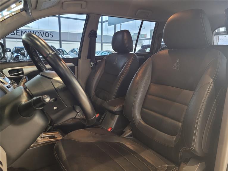 Mitsubishi-PAJERO DAKAR-3.5 HPE 7 Lugares 4X4 V6 24V