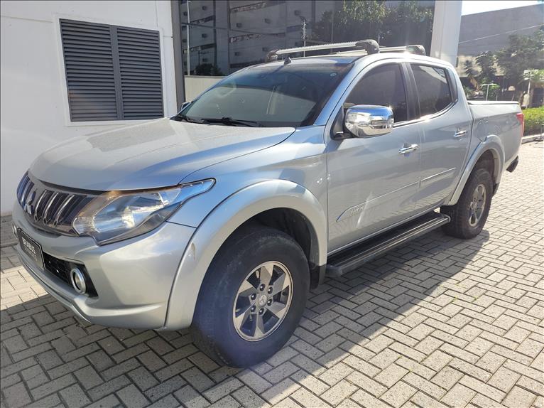 Mitsubishi-L200 TRITON-2.4 16V Turbo Sport HPE CD 4X4