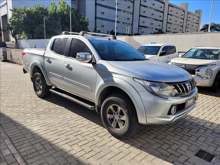 Mitsubishi-L200 TRITON-2.4 16V Turbo Sport HPE CD 4X4