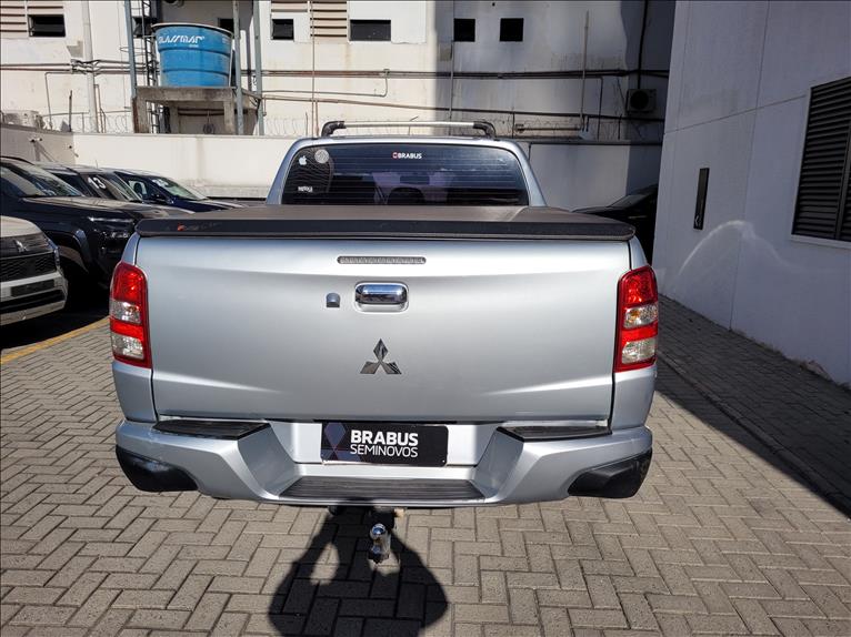 Mitsubishi-L200 TRITON-2.4 16V Turbo Sport HPE CD 4X4
