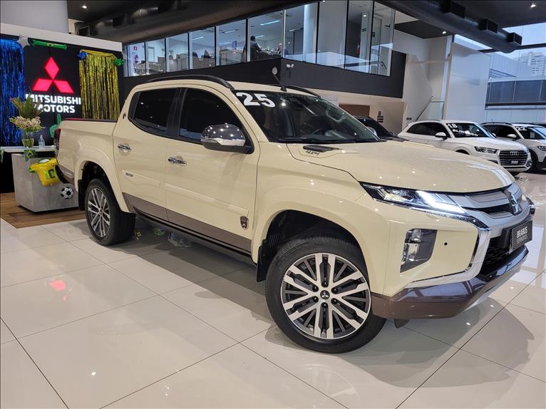 Mitsubishi-L200 TRITON-2.4 16V Turbo Sport Hpe-s Terra CD 4X4