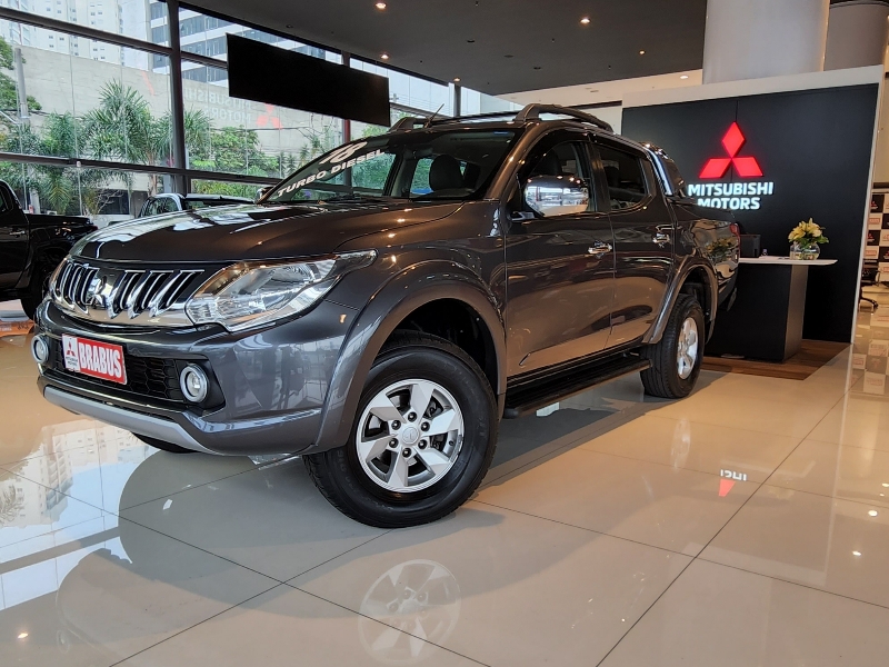 L200 TRITON 2.4 16V Turbo Sport HPE CD 4X4 L200 TRITON 2.4 16V Turbo Sport HPE CD 4X4