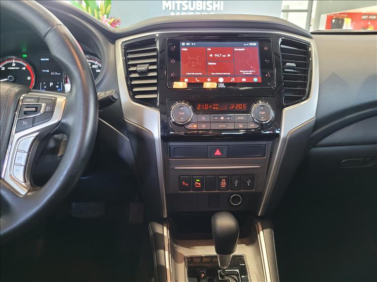 Mitsubishi-L200 TRITON-2.4 16V Turbo Sport Hpe-s CD 4X4