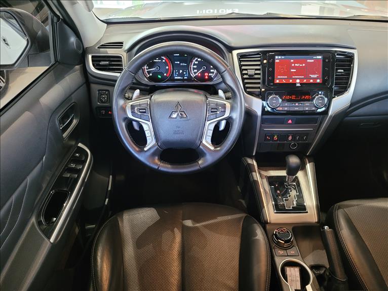 Mitsubishi-L200 TRITON-2.4 16V Turbo Sport Hpe-s CD 4X4