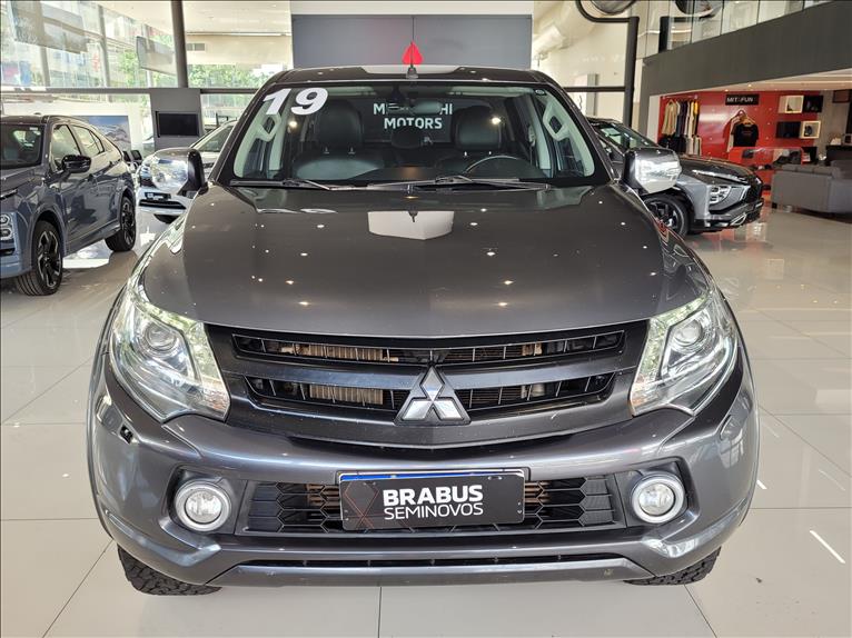 Mitsubishi-L200 TRITON-2.4 16V Turbo Sport Hpe-s CD 4X4