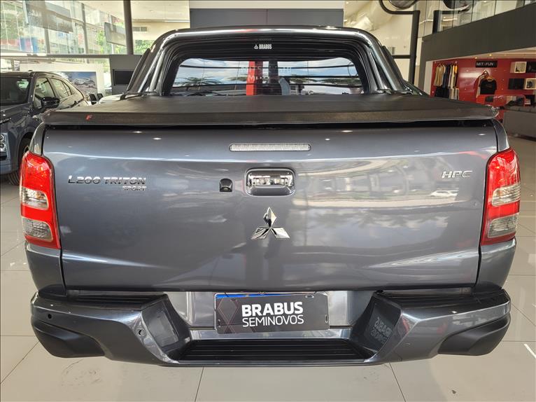 Mitsubishi-L200 TRITON-2.4 16V Turbo Sport Hpe-s CD 4X4