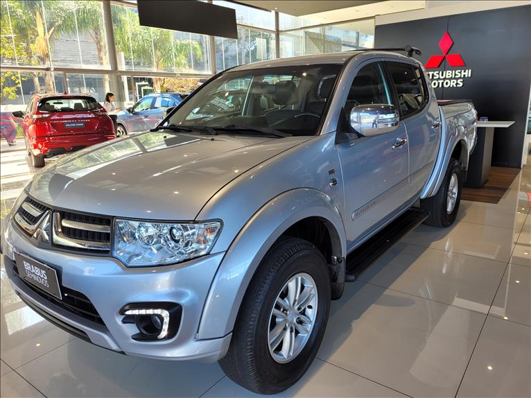 Mitsubishi-L200 TRITON-2.4 16V Turbo Sport HPE CD 4X4