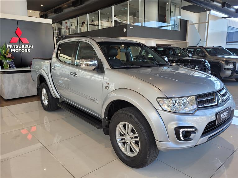 Mitsubishi-L200 TRITON-2.4 16V Turbo Sport HPE CD 4X4