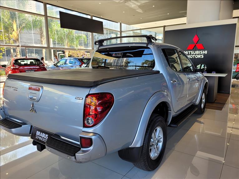 Mitsubishi-L200 TRITON-2.4 16V Turbo Sport HPE CD 4X4