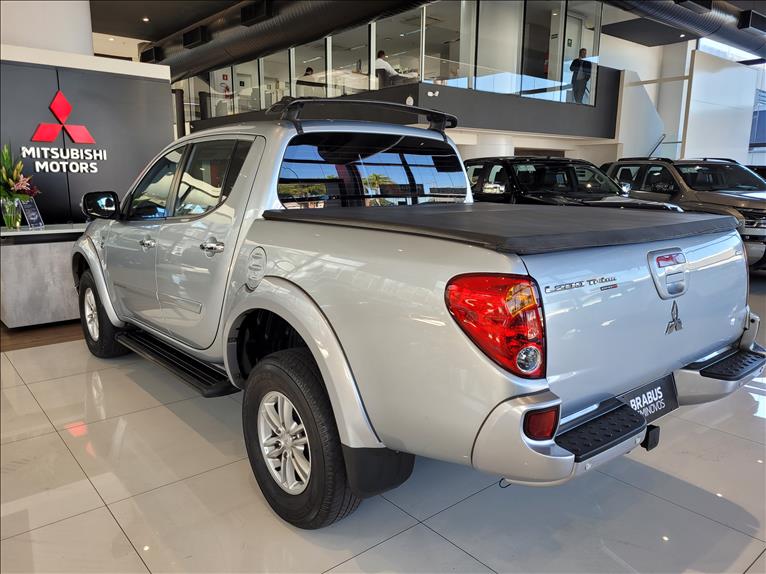 Mitsubishi-L200 TRITON-2.4 16V Turbo Sport HPE CD 4X4