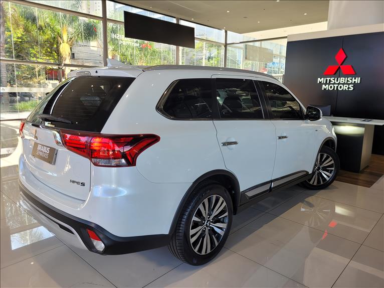 Mitsubishi-OUTLANDER-3.0 Mivec V6 Hpe-s AWD