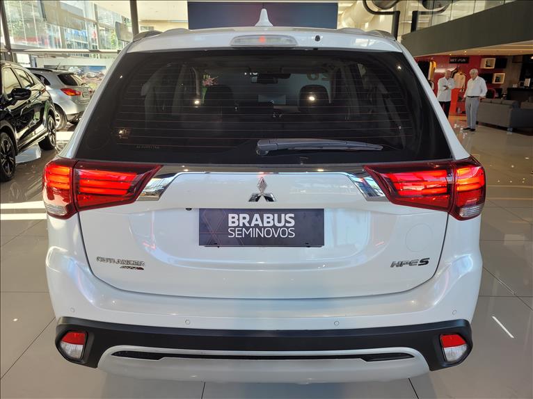 Mitsubishi-OUTLANDER-3.0 Mivec V6 Hpe-s AWD