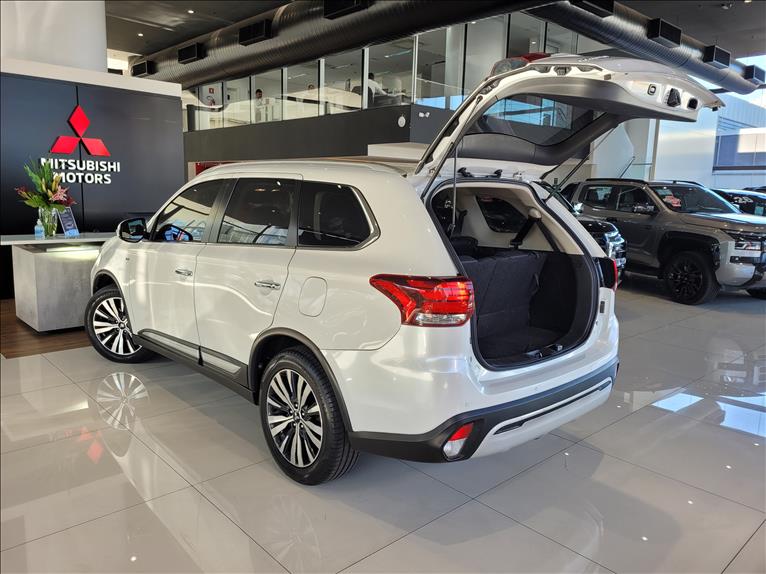 Mitsubishi-OUTLANDER-3.0 Mivec V6 Hpe-s AWD